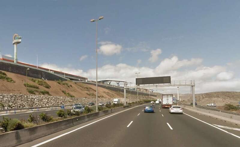 Radar situado en la GC-1, a la altura de Jinámar (Foto TA)